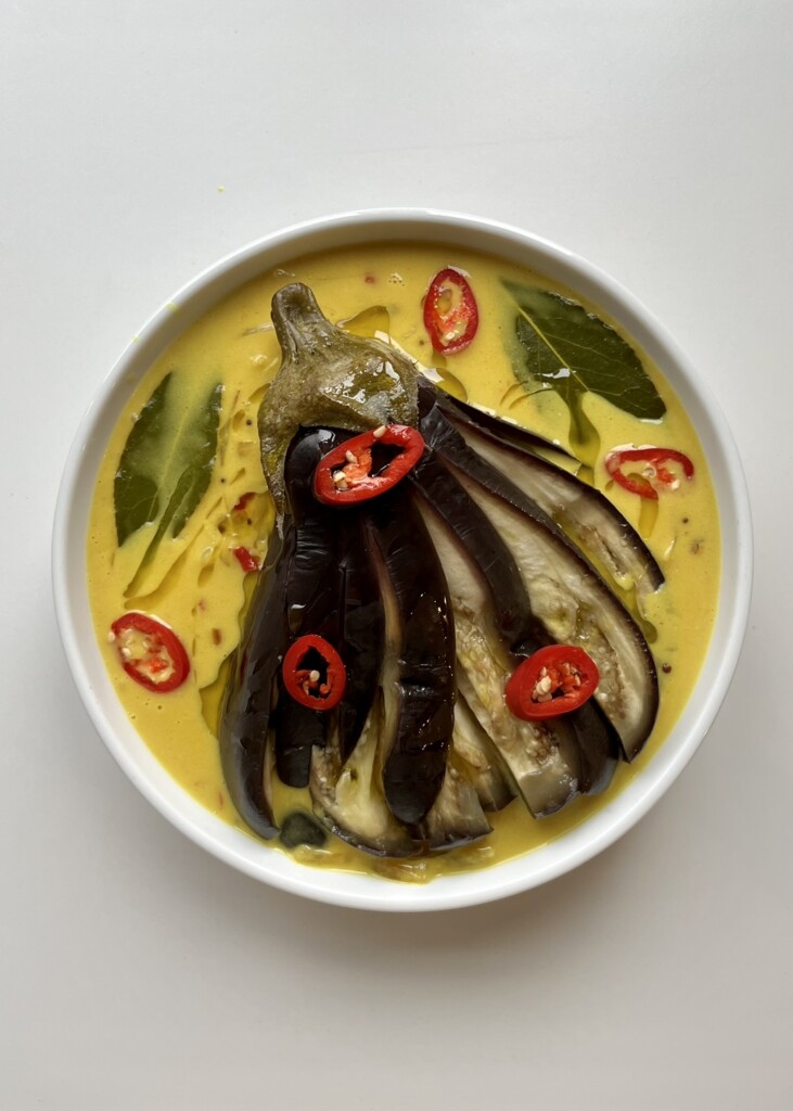 Aubergine Moilee