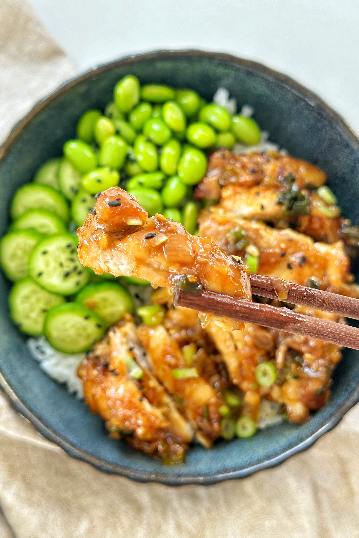 Close up of scallion chicken.