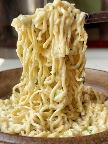 Garlic parmesan noodle pull.